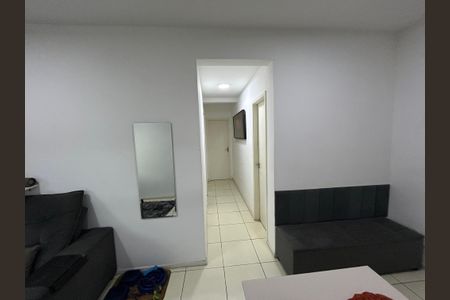 Corredor de apartamento para alugar com 3 quartos, 72m² em Jardim Sulacap, Rio de Janeiro