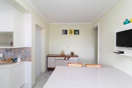 Casa à venda com 300m², 3 quartos e 2 vagas Casa à venda com 300m², 3 quartos e 2 vagasCozinha