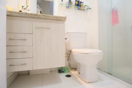 Apartamento à venda com 98m², 2 quartos e 2 vagasBanheiro da Suíte 1