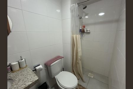 Apartamento à venda com 46m², 2 quartos e 2 vagasBanheiro da Suíte