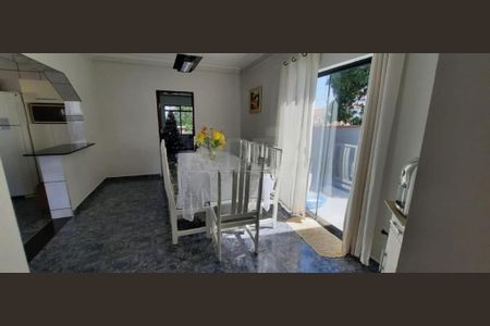 Casa à venda com 267m², 5 quartos e 5 vagas