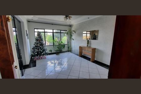 Casa à venda com 267m², 5 quartos e 5 vagas