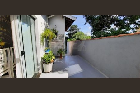 Casa à venda com 267m², 5 quartos e 5 vagas
