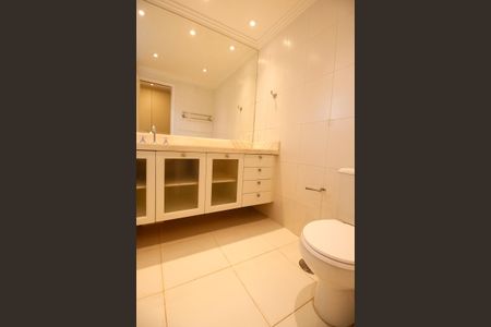 Apartamento à venda com 170m², 3 quartos e 3 vagasBanheiro da Suíte 1