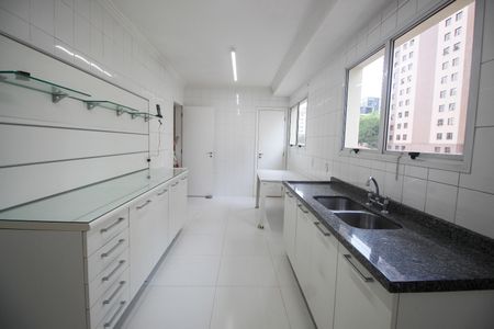 Apartamento à venda com 170m², 3 quartos e 3 vagasCozinha