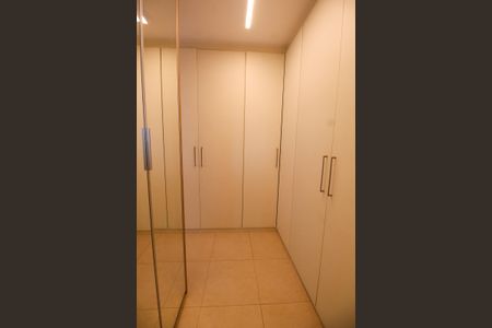 Apartamento à venda com 170m², 3 quartos e 3 vagasSuíte 1