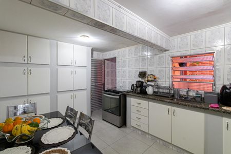 Casa à venda com 218m², 3 quartos e 2 vagasCozinha