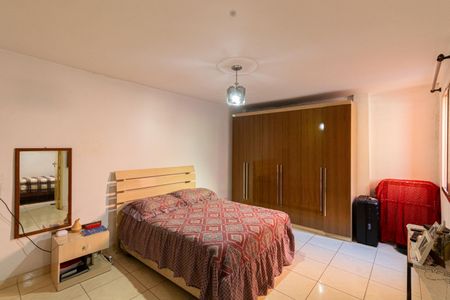 Casa à venda com 218m², 3 quartos e 2 vagasQuarto 3