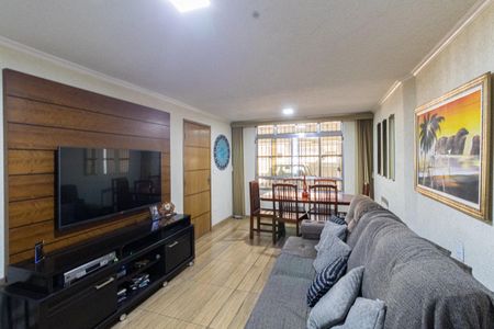 Casa à venda com 218m², 3 quartos e 2 vagasSala