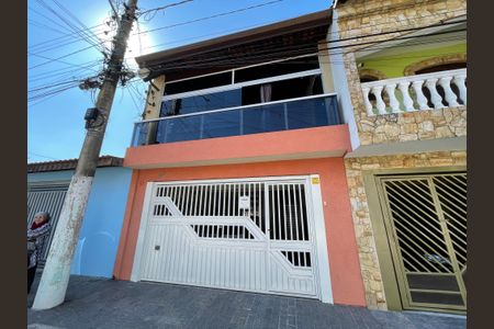 Casa à venda com 218m², 3 quartos e 2 vagasFachada