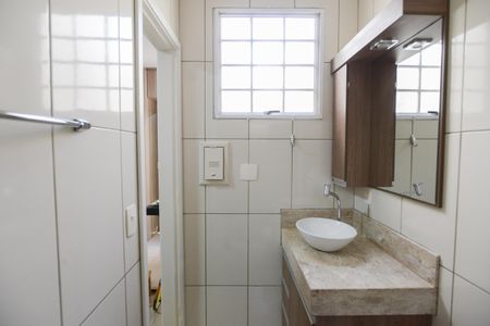 Casa de condomínio para alugar com 100m², 3 quartos e 2 vagasBanheiro da Suíte 2