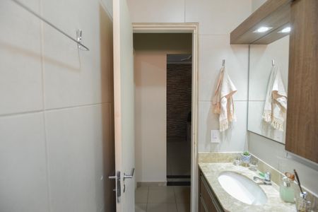 Casa de condomínio para alugar com 100m², 3 quartos e 2 vagasBanheiro Social