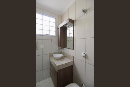 Casa de condomínio para alugar com 100m², 3 quartos e 2 vagasBanheiro da Suíte 2