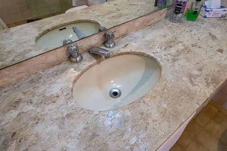 Apartamento à venda com 176m², 2 quartos e 2 vagasBanheiro da Suíte