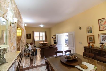 Casa à venda com 371m², 7 quartos e 4 vagasSala