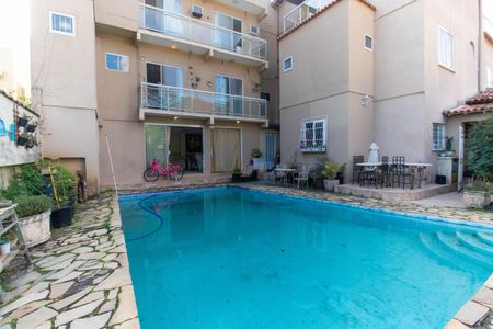 Casa à venda com 371m², 7 quartos e 4 vagasÁrea externa