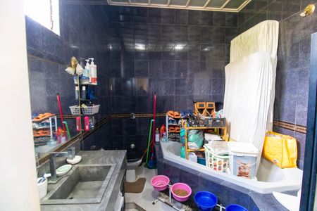 Casa à venda com 371m², 7 quartos e 4 vagasBanheiro da Suíte 5