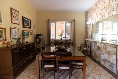 Sala de casa à venda com 7 quartos, 371m² em Engenho do Mato, Niterói