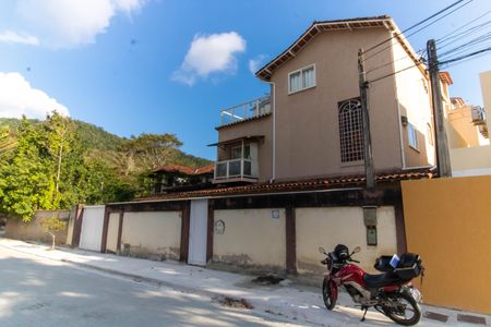 Casa à venda com 371m², 7 quartos e 4 vagasFachada