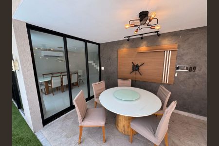 Casa de condomínio à venda com 360m², 4 quartos e 2 vagasEspaço Gourmet