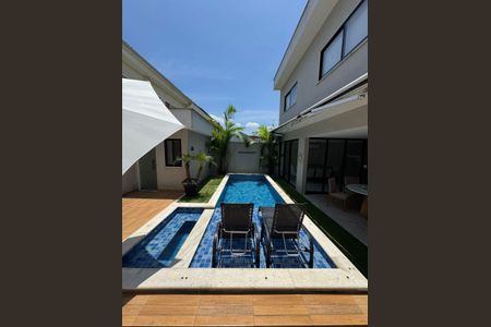 Casa de condomínio à venda com 360m², 4 quartos e 2 vagasPiscina
