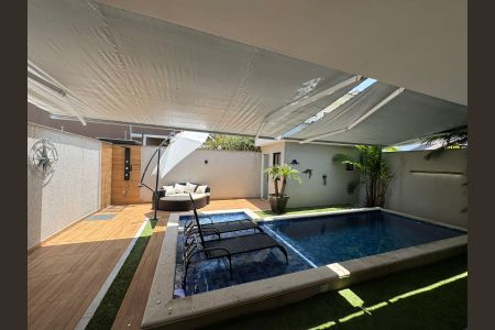 Casa de condomínio à venda com 360m², 4 quartos e 2 vagasPiscina
