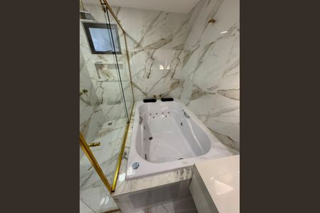 Casa de condomínio à venda com 360m², 4 quartos e 2 vagasBanheiro 1