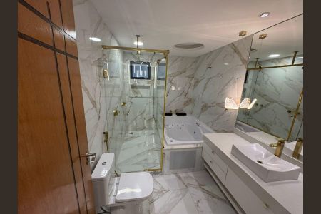 Casa de condomínio à venda com 360m², 4 quartos e 2 vagasBanheiro 1