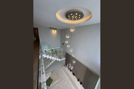 Casa de condomínio à venda com 360m², 4 quartos e 2 vagasSala