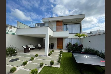 Casa de condomínio à venda com 360m², 4 quartos e 2 vagasÁrea Externa