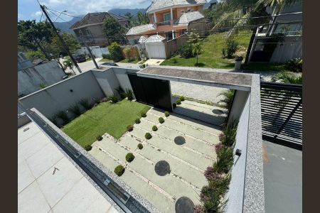 Casa de condomínio à venda com 360m², 4 quartos e 2 vagasVista