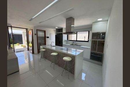 Casa de condomínio à venda com 360m², 4 quartos e 2 vagasCozinha