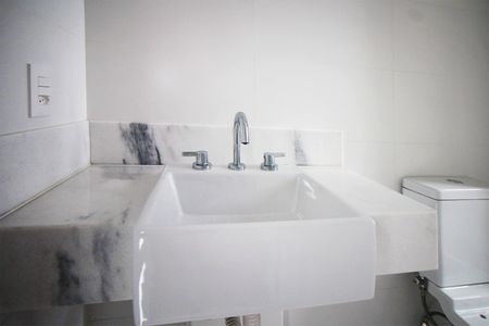 Apartamento à venda com 84m², 3 quartos e 2 vagasBanheiro Social