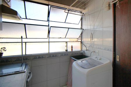 Apartamento à venda com 60m², 2 quartos e 1 vagaCozinha e Área de Serviço