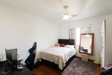 Casa à venda com 233m², 4 quartos e 1 vagaQuarto 1