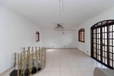 Casa à venda com 216m², 3 quartos e 2 vagasEscritório