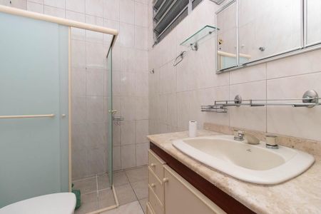 Casa à venda com 216m², 3 quartos e 2 vagasBanheiro da Suíte