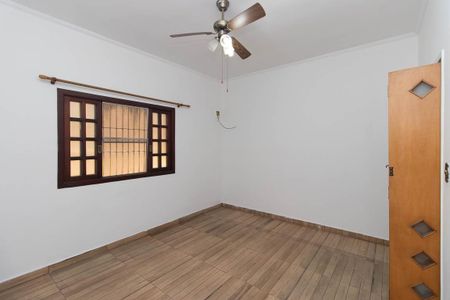 Casa à venda com 216m², 3 quartos e 2 vagasSuíte
