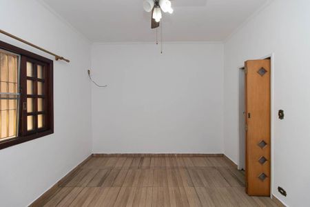 Casa à venda com 216m², 3 quartos e 2 vagasSuíte