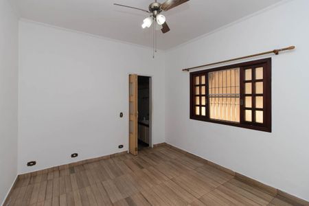 Casa à venda com 216m², 3 quartos e 2 vagasSuíte