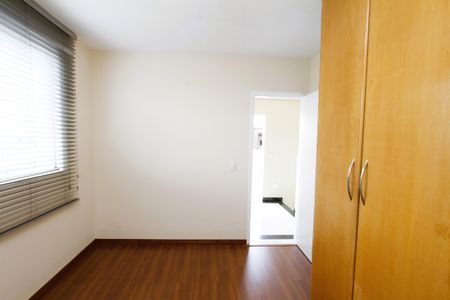 Apartamento para alugar com 120m², 3 quartos e 2 vagasQuarto 2