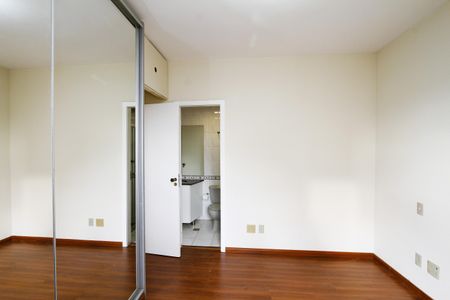 Apartamento para alugar com 120m², 3 quartos e 2 vagasSuíte