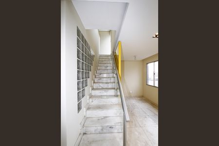 Apartamento para alugar com 120m², 3 quartos e 2 vagasEscada