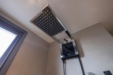 Banheiro de kitnet/studio para alugar com 1 quarto, 23m² em Pinheiros, São Paulo