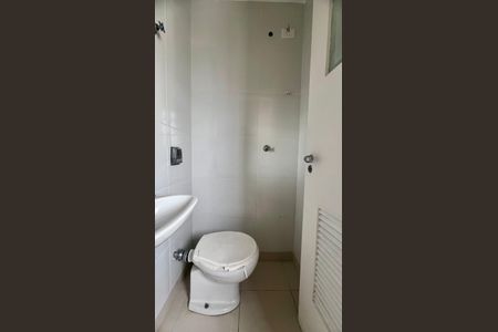 Apartamento para alugar com 140m², 2 quartos e 2 vagas Apartamento para alugar com 140m², 2 quartos e 2 vagasBanheiro de serviço