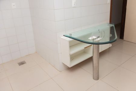 Casa para alugar com 200m², 2 quartos e 2 vagas Casa para alugar com 200m², 2 quartos e 2 vagasCozinha