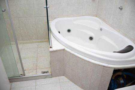 Casa para alugar com 200m², 2 quartos e 2 vagas Casa para alugar com 200m², 2 quartos e 2 vagasBanheiro da Suíte 2