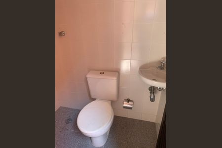 Banheiro de casa à venda com 3 quartos, 120m² em Nova Aldeinha, Barueri