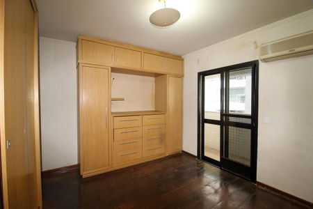 Apartamento à venda com 280m², 5 quartos e 1 vagaSuíte 2