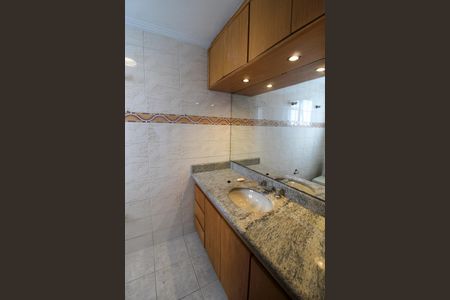 Apartamento à venda com 280m², 5 quartos e 1 vagaBanheiro da Suíte